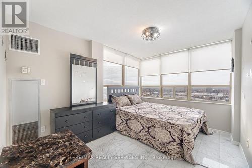 2004 - 30 Malta Avenue, Brampton, ON - Indoor Photo Showing Bedroom