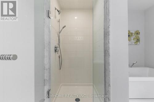 11 Sweet Gale Crescent, Richmond Hill, ON -  Photo Showing Bathroom