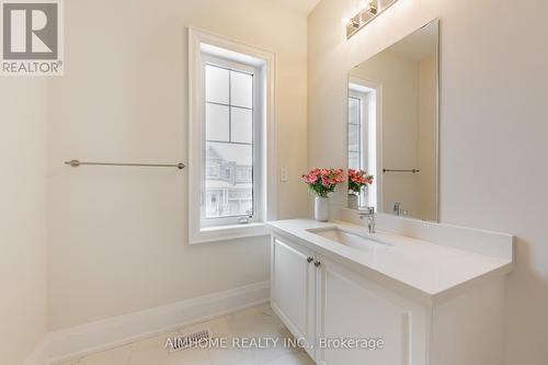 11 Sweet Gale Crescent, Richmond Hill, ON - Indoor Photo Showing Bathroom