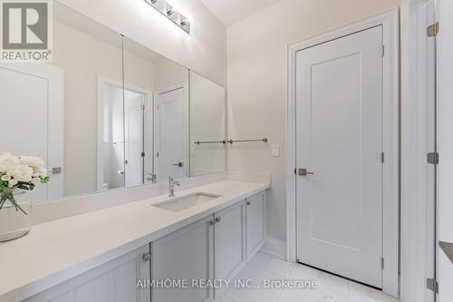 11 Sweet Gale Crescent, Richmond Hill, ON - Indoor Photo Showing Bathroom