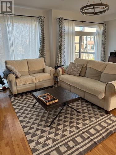 2505 Littlefield Crescent, Oakville, ON - Indoor Photo Showing Living Room