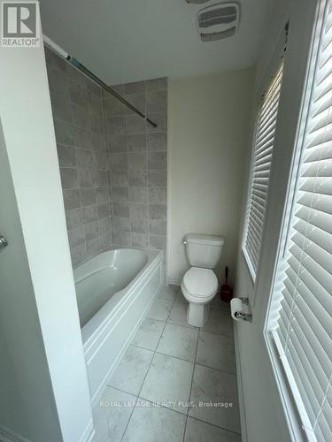 1174 Duignan Crescent, Milton, ON - Indoor Photo Showing Bathroom