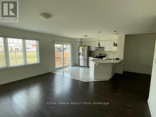 1174 Duignan Crescent, Milton, ON - Indoor Photo Showing Kitchen