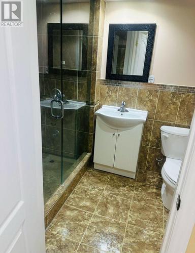 72 Runnymede Crescent, Brampton, ON - Indoor Photo Showing Bathroom