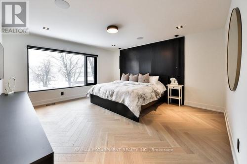 1175 Ogden Avenue, Mississauga, ON - Indoor Photo Showing Bedroom