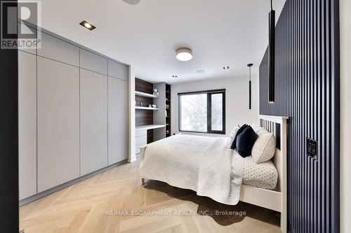 1175 Ogden Avenue, Mississauga, ON - Indoor Photo Showing Bedroom