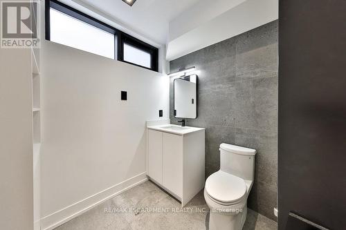 1175 Ogden Avenue, Mississauga, ON - Indoor Photo Showing Bathroom