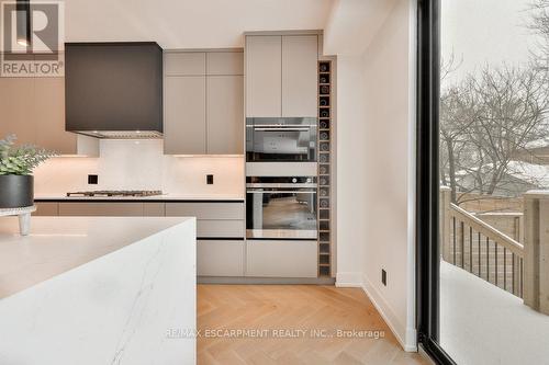 1175 Ogden Avenue, Mississauga, ON - Indoor Photo Showing Kitchen