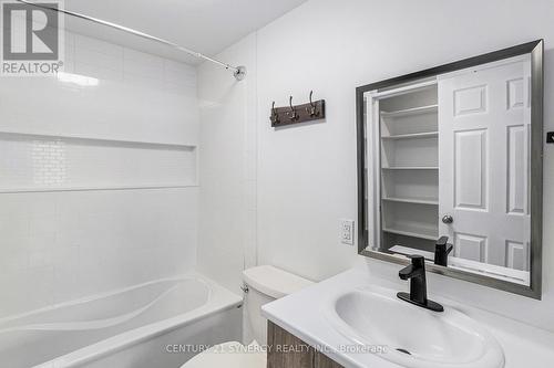 26 King Street, Montague, ON - Indoor Photo Showing Bathroom