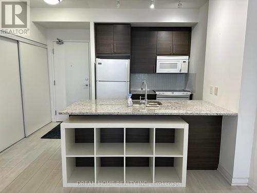 2511 - 70 Forest Manor Road, Toronto, ON - Indoor Photo Showing Kitchen