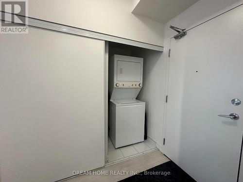 2511 - 70 Forest Manor Road, Toronto, ON - Indoor Photo Showing Laundry Room