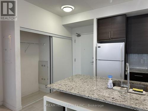 2511 - 70 Forest Manor Road, Toronto, ON - Indoor Photo Showing Kitchen