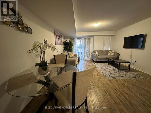 309 - 2294 Chevron Prince Path, Oshawa, ON - Indoor Photo Showing Living Room