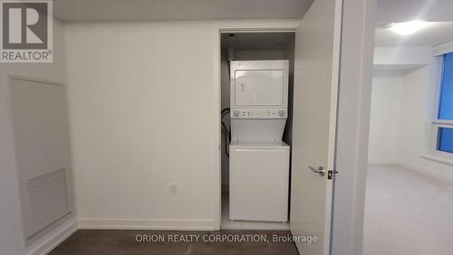 322 - 556 Marlee Avenue, Toronto, ON - Indoor Photo Showing Laundry Room