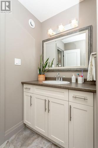 58 Timberwalk Trail, Middlesex Centre (Ilderton), ON - Indoor Photo Showing Bathroom