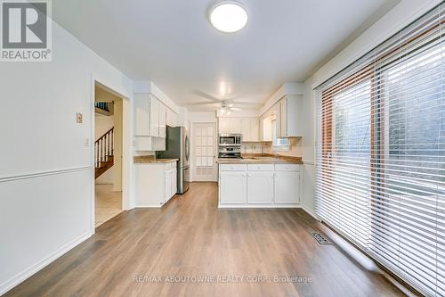 1269 Abbey Court, Burlington, ON - Indoor Photo Showing Kitchen