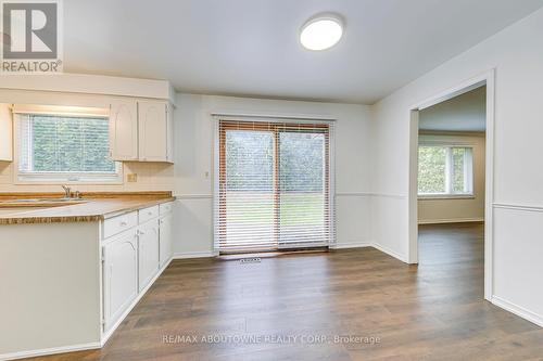 1269 Abbey Court, Burlington, ON - Indoor Photo Showing Kitchen