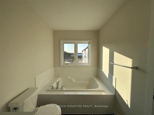 37 Keelson St, Welland, ON - Indoor Photo Showing Bathroom