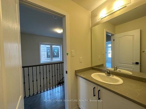 37 Keelson St, Welland, ON - Indoor Photo Showing Bathroom