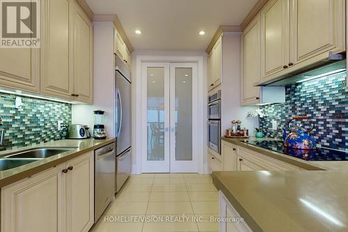 2620 - 70 Roehampton Avenue, Toronto, ON - Indoor Photo Showing Kitchen With Double Sink With Upgraded Kitchen