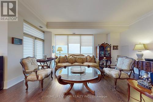 2620 - 70 Roehampton Avenue, Toronto, ON - Indoor Photo Showing Living Room