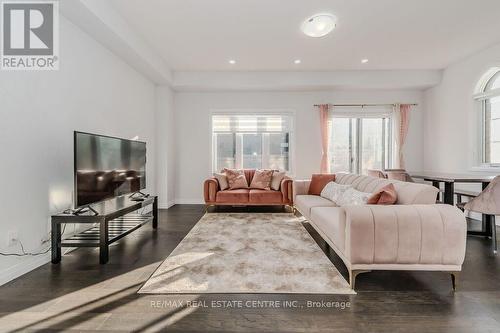 22 Sandstone Street, Cambridge, ON - Indoor Photo Showing Living Room