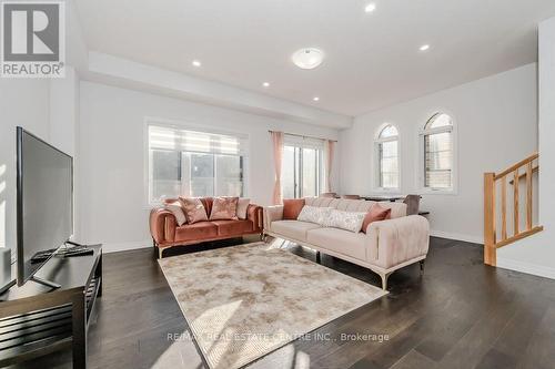 22 Sandstone Street, Cambridge, ON - Indoor Photo Showing Living Room