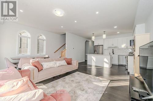 22 Sandstone Street, Cambridge, ON - Indoor Photo Showing Living Room