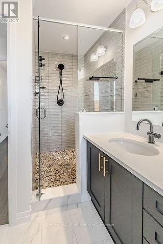 22 Sandstone Street, Cambridge, ON - Indoor Photo Showing Bathroom