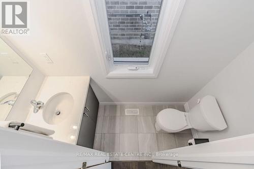 22 Sandstone Street, Cambridge, ON - Indoor Photo Showing Bathroom