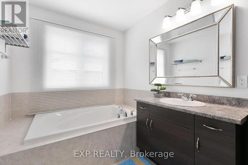 59 Tapadero Avenue, Ottawa, ON - Indoor Photo Showing Bathroom