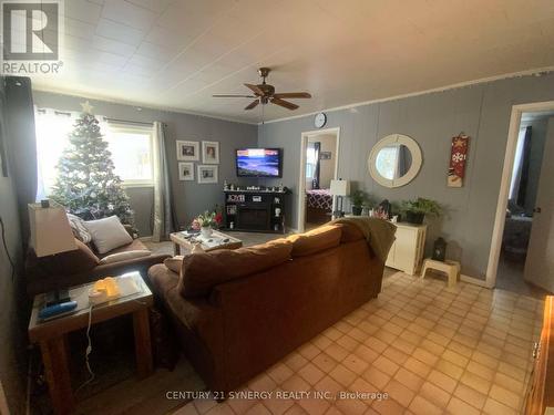 18064 Hwy 7 Road, Tay Valley, ON - Indoor Photo Showing Living Room