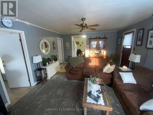 18064 Hwy 7 Road, Tay Valley, ON - Indoor Photo Showing Living Room