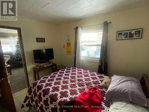 18064 Hwy 7 Road, Tay Valley, ON - Indoor Photo Showing Bedroom