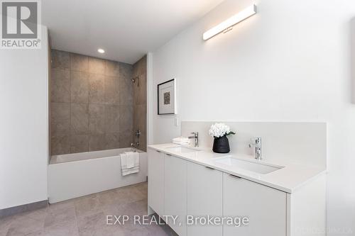 1606 Charles Street, Whitby, ON - Indoor Photo Showing Bathroom