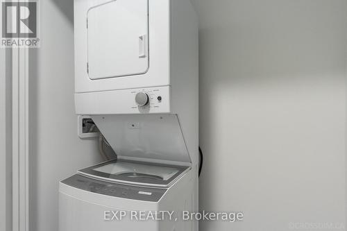 1606 Charles Street, Whitby, ON - Indoor Photo Showing Laundry Room