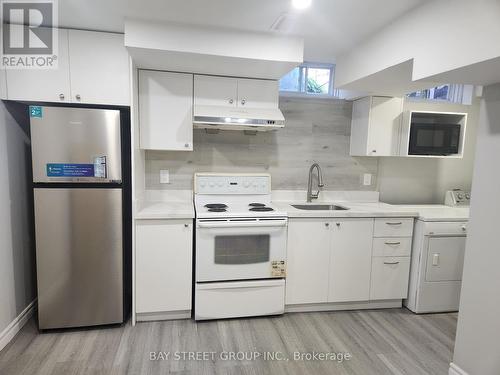 80 Larksmere Court, Markham, ON - Indoor Photo Showing Kitchen