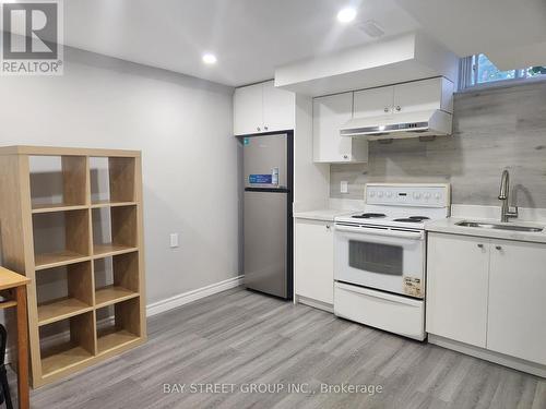 80 Larksmere Court, Markham, ON - Indoor Photo Showing Kitchen