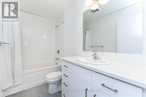 14 Lily Lane, Guelph (Clairfields/Hanlon Business Park), ON - Indoor Photo Showing Bathroom