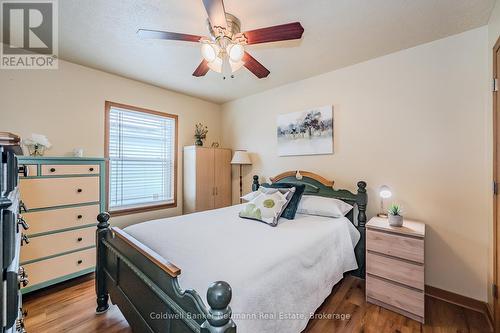 41 Cedarbush Crescent, Puslinch, ON - Indoor Photo Showing Bedroom