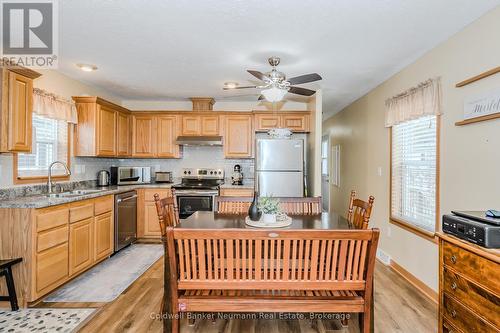 41 Cedarbush Crescent, Puslinch, ON - Indoor Photo Showing Kitchen With Double Sink