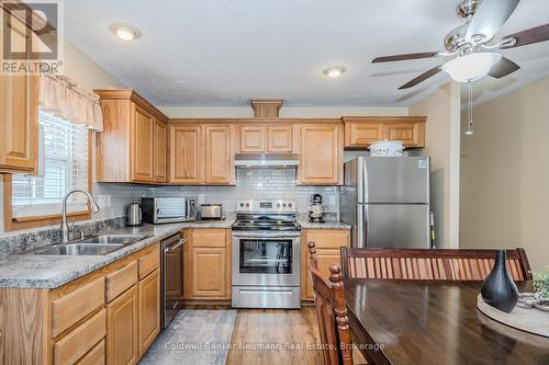 41 Cedarbush Crescent, Puslinch, ON - Indoor Photo Showing Kitchen With Double Sink