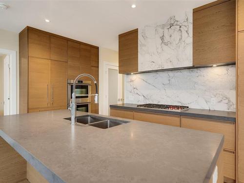 205-1916 Oak Bay Ave, Victoria, BC - Indoor Photo Showing Kitchen With Double Sink