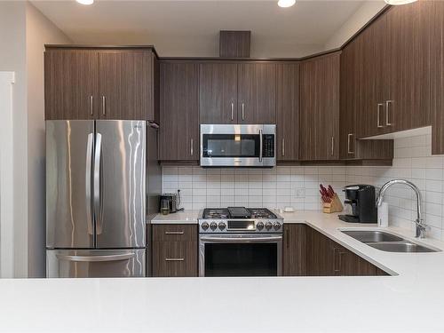 3439 Turnstone Dr, Langford, BC - Indoor Photo Showing Kitchen With Double Sink With Upgraded Kitchen