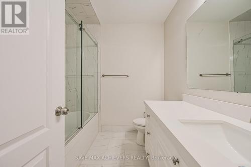 31 Histon Crescent, Brampton, ON - Indoor Photo Showing Bathroom