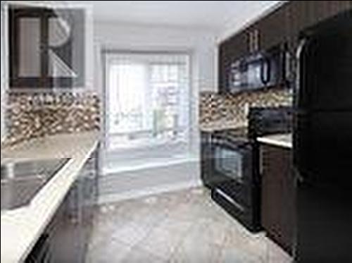 121 Bleasdale Avenue, Brampton, ON - Indoor Photo Showing Kitchen