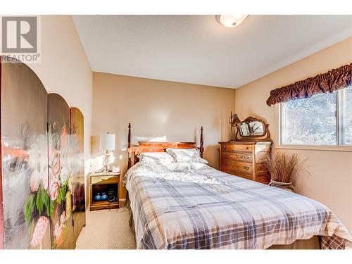 6534 Apollo Road, Vernon, BC - Indoor Photo Showing Bedroom