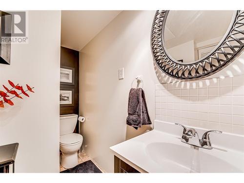 6534 Apollo Road, Vernon, BC - Indoor Photo Showing Bathroom