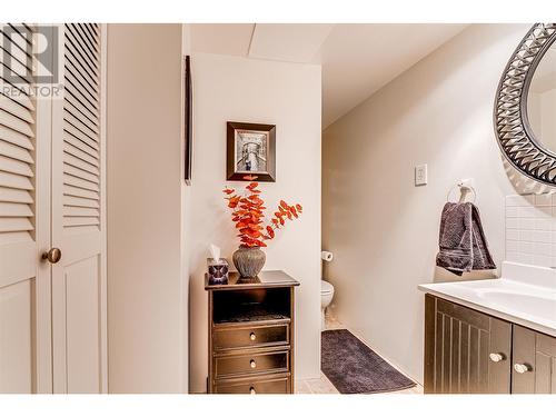 6534 Apollo Road, Vernon, BC - Indoor Photo Showing Bathroom