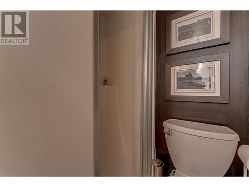 6534 Apollo Road, Vernon, BC - Indoor Photo Showing Bathroom